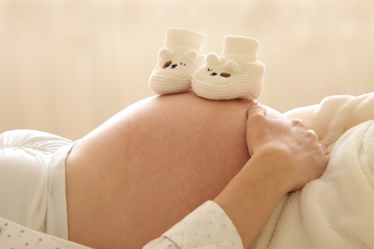 poti ramane insarcinata in prima zi de menstruatie